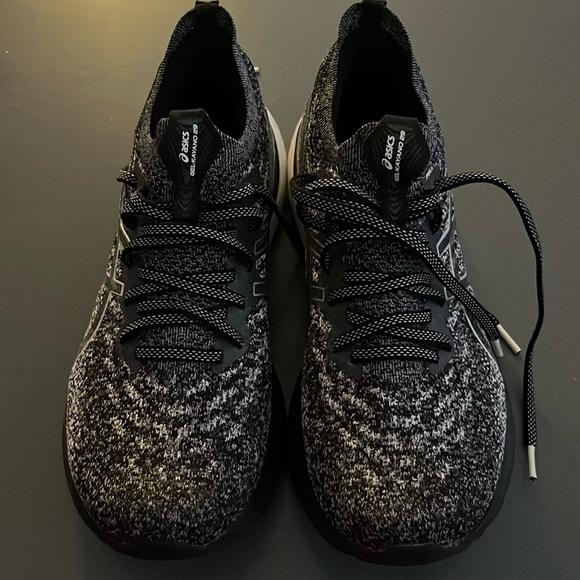 ASICS GEL-KAYANO 29 Women`s Size 9 Black White Athletic Running Shoes 1012B300 - Picture 1 of 6